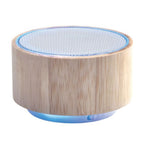 Kompakter Bluetooth-Lautsprecher mit Bambus-Gehäuse in Seitenansicht