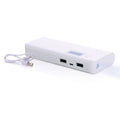 Weiße Powerbank mit 10.000 mAh und LCD-Anzeige