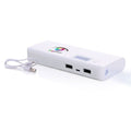 Weiße Powerbank mit 10.000 mAh und Druck auf der Vorderseite